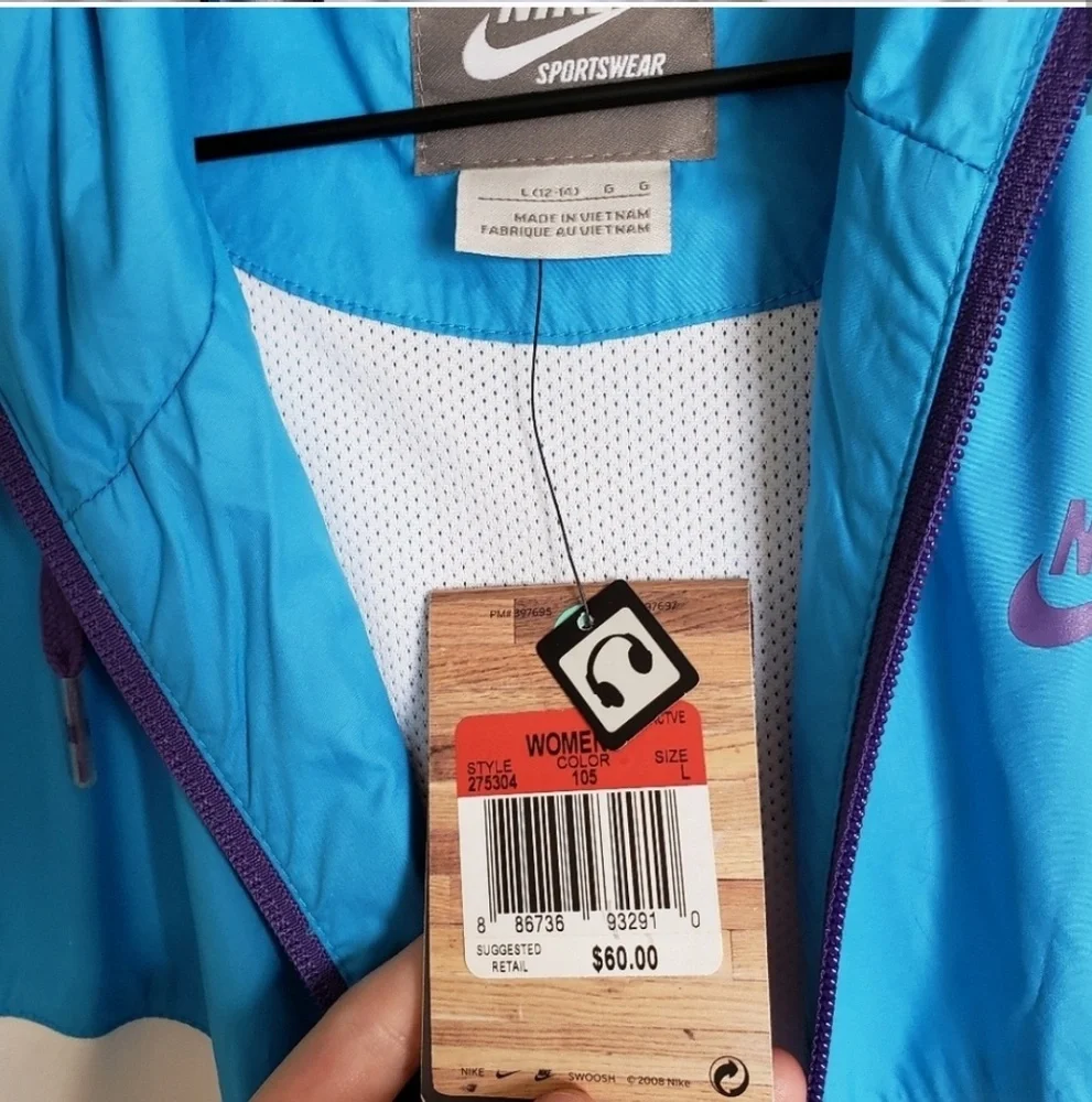 Last chance!! - Gently worn! Nike White Blue Hypebeast Windbreaker 🌬 - Picture 4 of 5